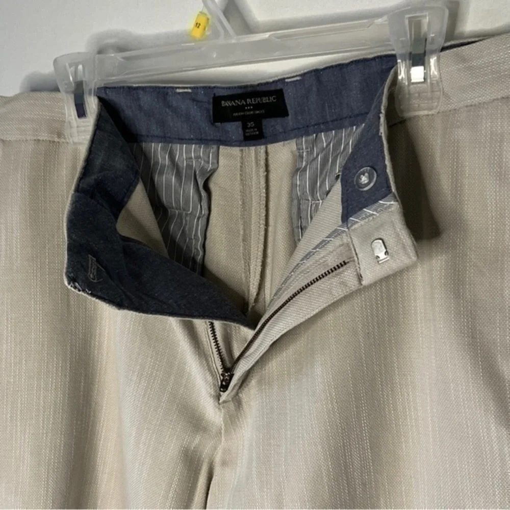 Banana Republic Men’s Shorts Chino Size 35 Beige Aiden Club.
